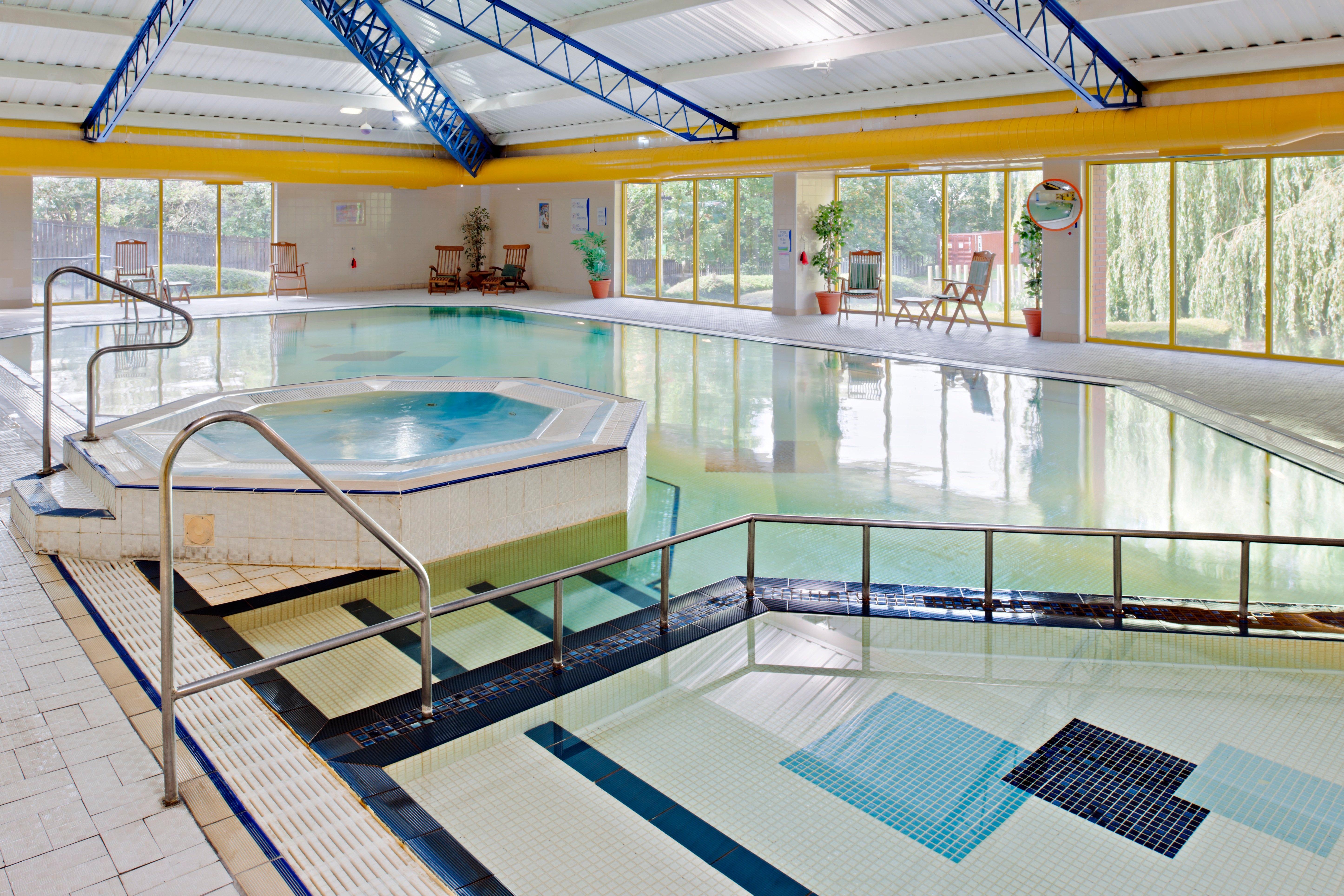 Holiday Inn Runcorn M56 Junction 12 By Ihg Εξωτερικό φωτογραφία