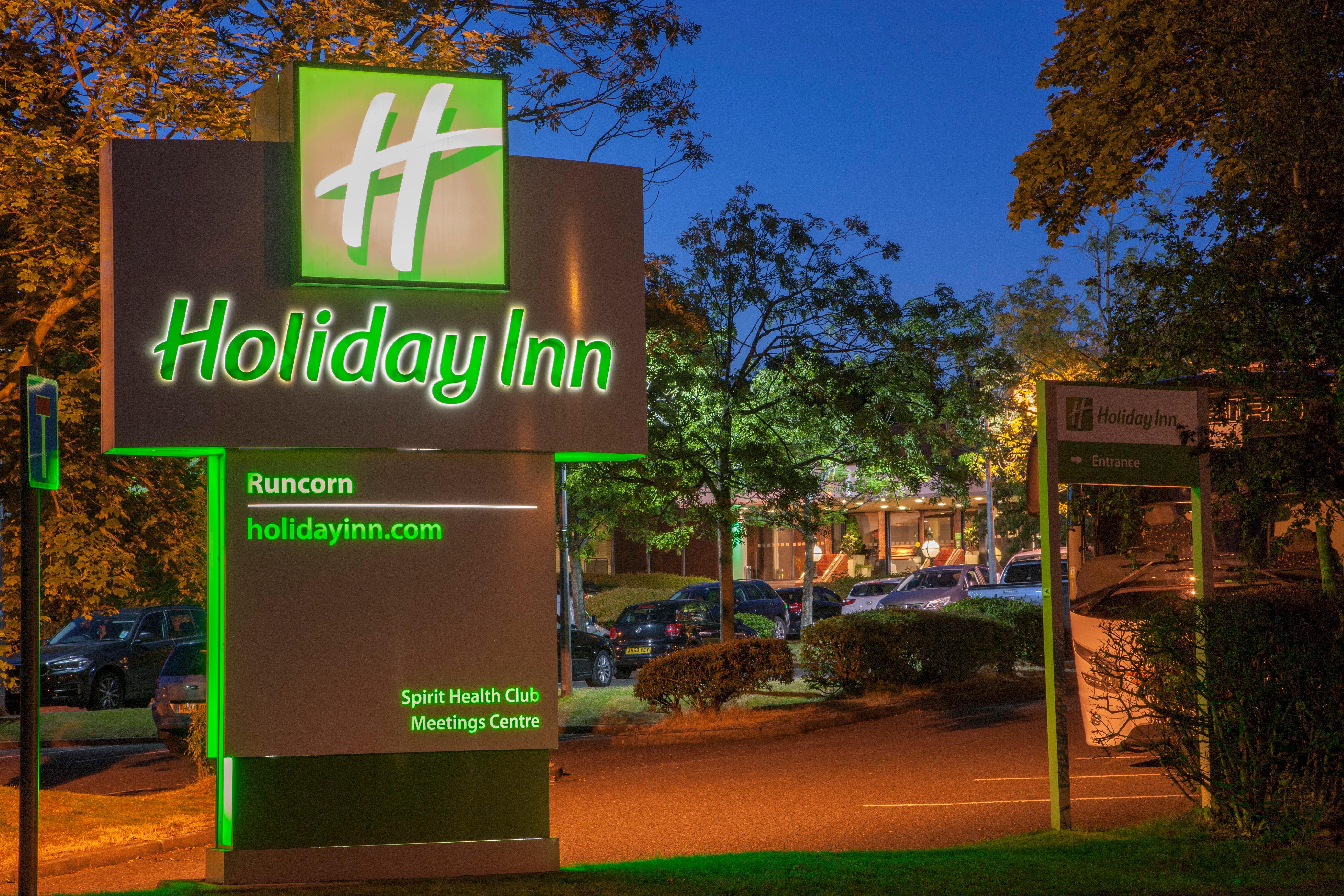Holiday Inn Runcorn M56 Junction 12 By Ihg Εξωτερικό φωτογραφία