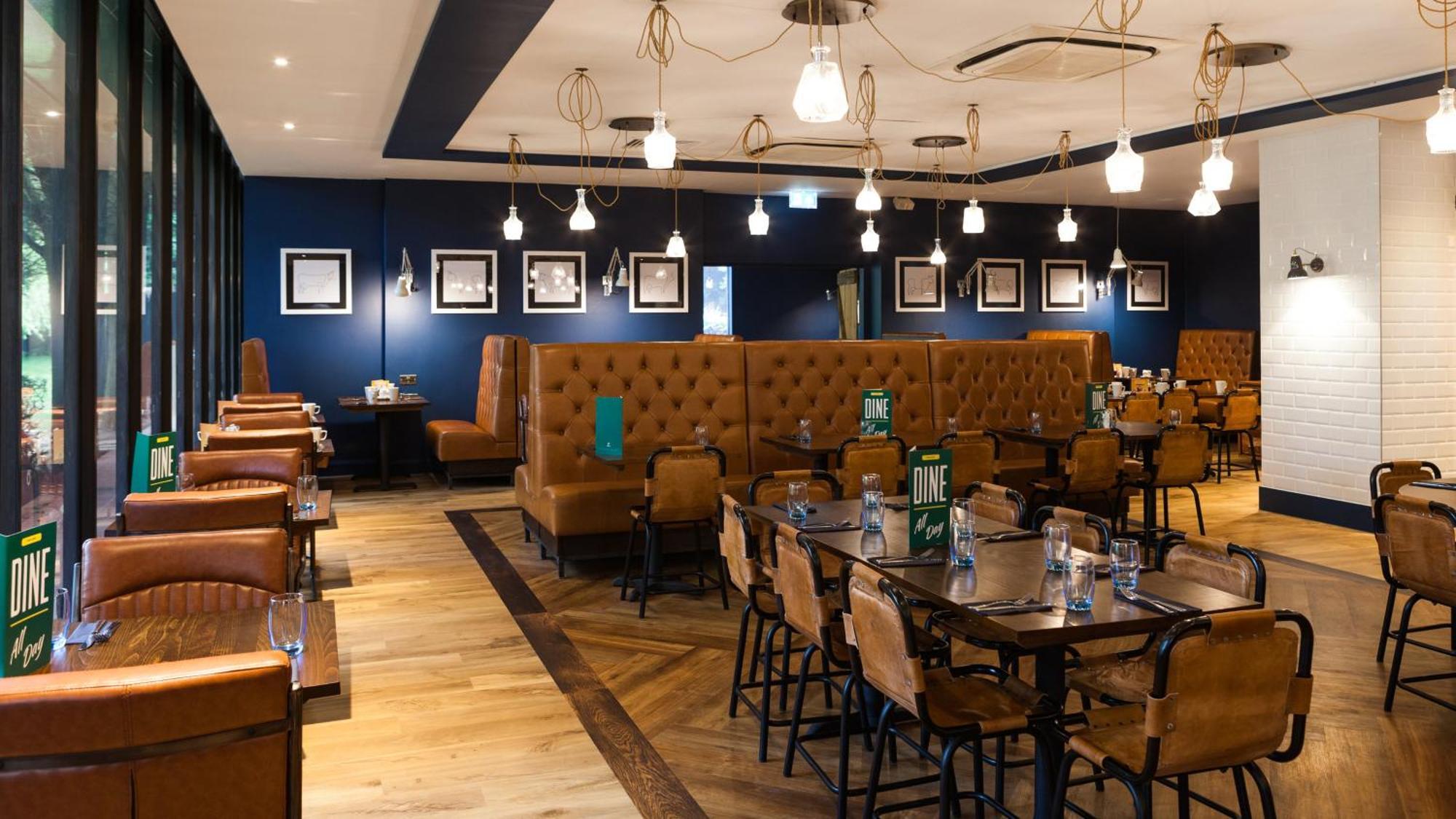 Holiday Inn Runcorn M56 Junction 12 By Ihg Εξωτερικό φωτογραφία