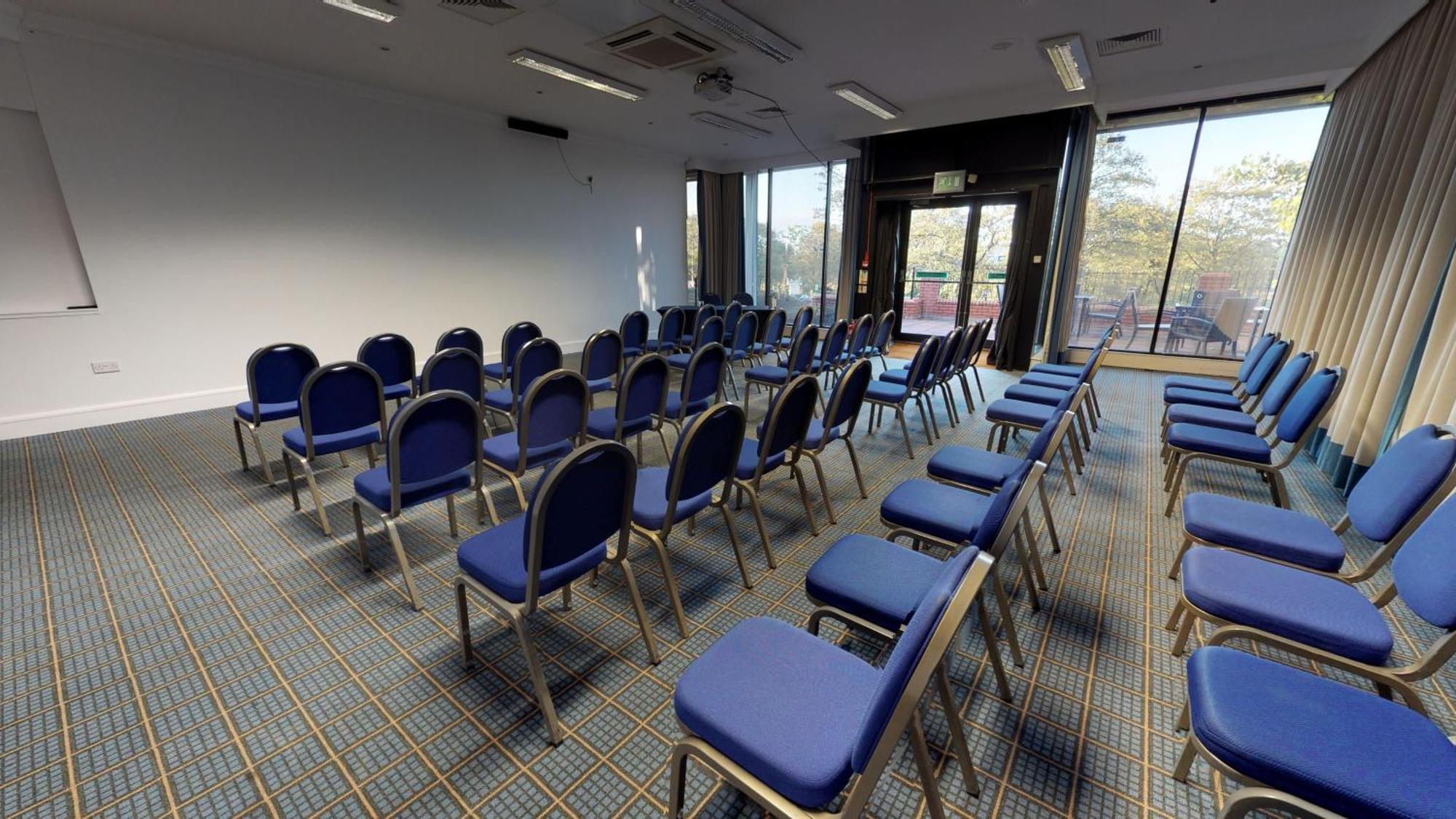 Holiday Inn Runcorn M56 Junction 12 By Ihg Εξωτερικό φωτογραφία