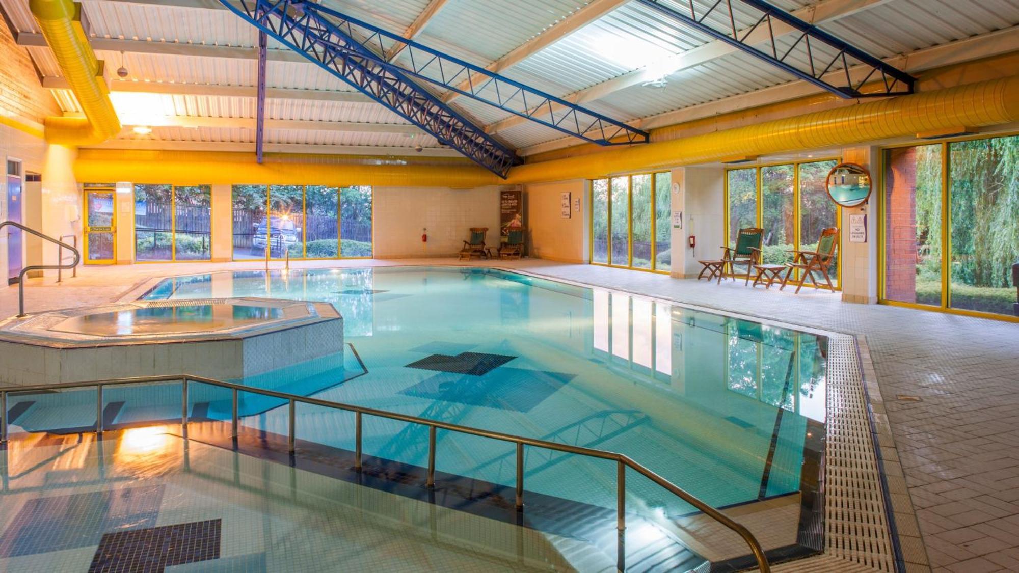 Holiday Inn Runcorn M56 Junction 12 By Ihg Εξωτερικό φωτογραφία