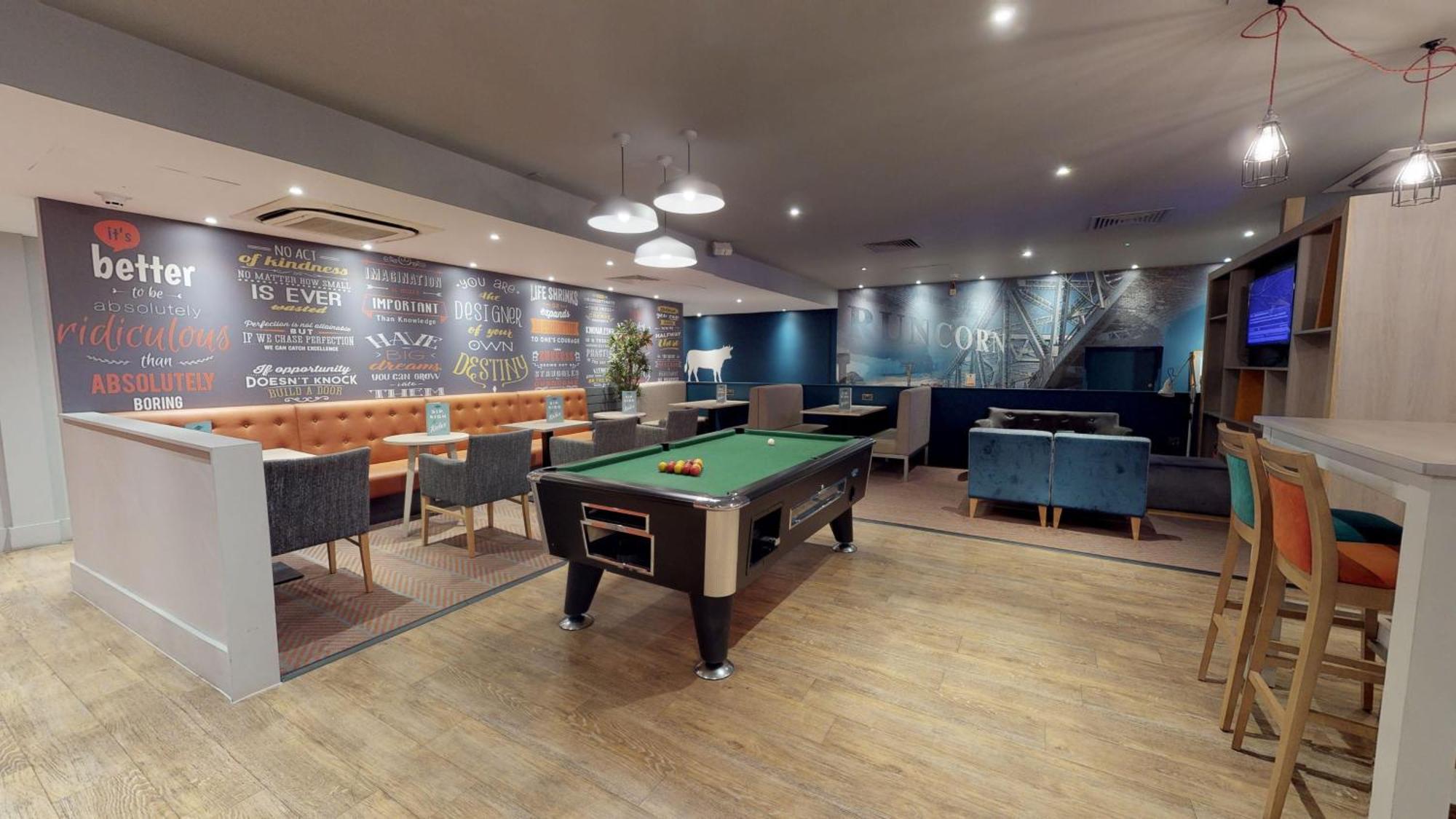 Holiday Inn Runcorn M56 Junction 12 By Ihg Εξωτερικό φωτογραφία