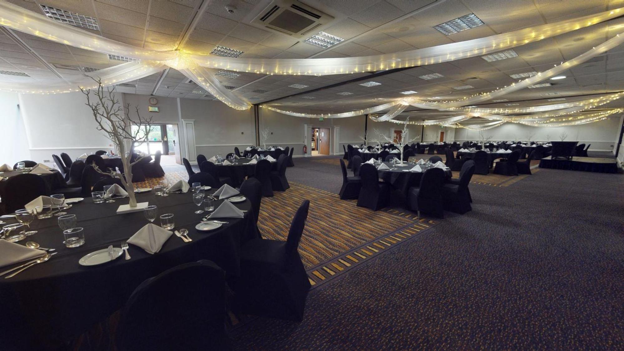 Holiday Inn Runcorn M56 Junction 12 By Ihg Εξωτερικό φωτογραφία